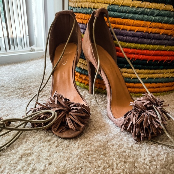 High sandals - Picture 2 of 3